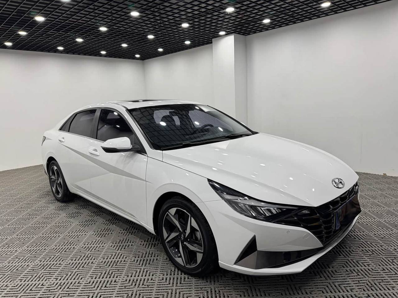 Hyundai Elantra 2022